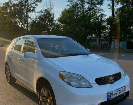 Белый Тойота Матрикс, объемом двигателя 1.8 л и пробегом 256 тыс. км за 5000 $, фото 1 на Automoto.ua