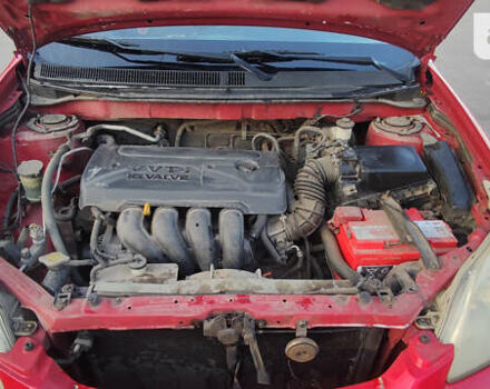 Червоний Тойота Matrix, об'ємом двигуна 1.8 л та пробігом 148 тис. км за 5000 $, фото 4 на Automoto.ua