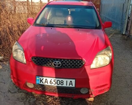 Красный Тойота Матрикс, объемом двигателя 1.8 л и пробегом 245 тыс. км за 4500 $, фото 1 на Automoto.ua