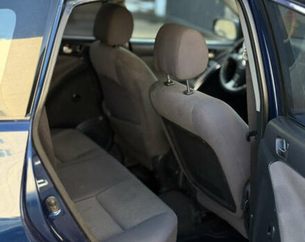 Синій Тойота Matrix, об'ємом двигуна 1.8 л та пробігом 250 тис. км за 4999 $, фото 13 на Automoto.ua