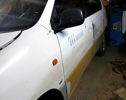 Белый Тойота Пикник, объемом двигателя 2.2 л и пробегом 600 тыс. км за 1800 $, фото 3 на Automoto.ua