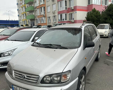 Сірий Тойота Пікнік, об'ємом двигуна 2 л та пробігом 700 тис. км за 2999 $, фото 1 на Automoto.ua