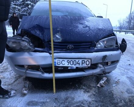 Синий Тойота Пикник, объемом двигателя 2.2 л и пробегом 600 тыс. км за 1500 $, фото 1 на Automoto.ua