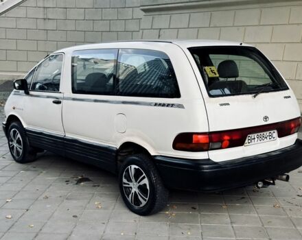 Белый Тойота Превиа, объемом двигателя 2.4 л и пробегом 340 тыс. км за 2600 $, фото 3 на Automoto.ua