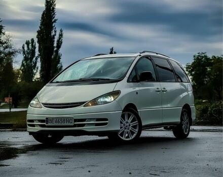 Белый Тойота Превиа, объемом двигателя 2.4 л и пробегом 280 тыс. км за 5299 $, фото 1 на Automoto.ua