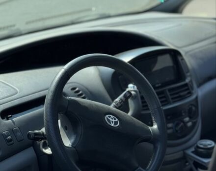 Белый Тойота Превиа, объемом двигателя 2.4 л и пробегом 280 тыс. км за 5299 $, фото 3 на Automoto.ua