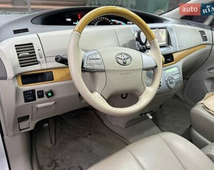 Белый Тойота Превиа, объемом двигателя 2.36 л и пробегом 182 тыс. км за 9500 $, фото 40 на Automoto.ua