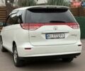 Белый Тойота Превиа, объемом двигателя 2.36 л и пробегом 182 тыс. км за 9500 $, фото 22 на Automoto.ua