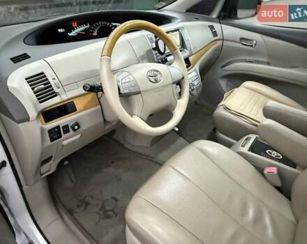 Белый Тойота Превиа, объемом двигателя 2.36 л и пробегом 182 тыс. км за 9500 $, фото 36 на Automoto.ua