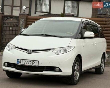 Белый Тойота Превиа, объемом двигателя 2.36 л и пробегом 182 тыс. км за 9500 $, фото 2 на Automoto.ua