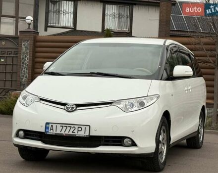 Белый Тойота Превиа, объемом двигателя 2.36 л и пробегом 182 тыс. км за 9500 $, фото 1 на Automoto.ua