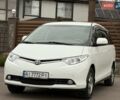 Белый Тойота Превиа, объемом двигателя 2.36 л и пробегом 182 тыс. км за 9500 $, фото 1 на Automoto.ua