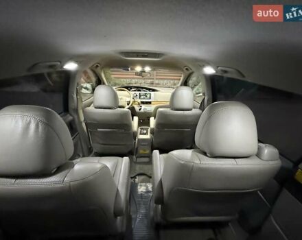 Белый Тойота Превиа, объемом двигателя 2.36 л и пробегом 182 тыс. км за 9500 $, фото 69 на Automoto.ua