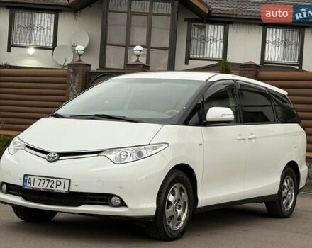 Белый Тойота Превиа, объемом двигателя 2.36 л и пробегом 182 тыс. км за 9500 $, фото 5 на Automoto.ua