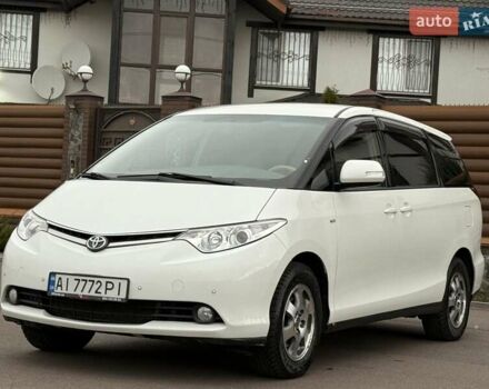 Белый Тойота Превиа, объемом двигателя 2.36 л и пробегом 182 тыс. км за 9500 $, фото 4 на Automoto.ua