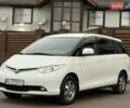 Белый Тойота Превиа, объемом двигателя 2.36 л и пробегом 182 тыс. км за 9500 $, фото 6 на Automoto.ua