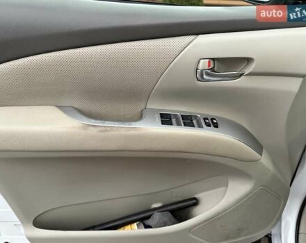 Белый Тойота Превиа, объемом двигателя 2.36 л и пробегом 182 тыс. км за 9500 $, фото 42 на Automoto.ua