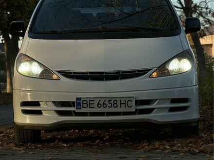 Белый Тойота Превиа, объемом двигателя 2.4 л и пробегом 280 тыс. км за 5299 $, фото 1 на Automoto.ua