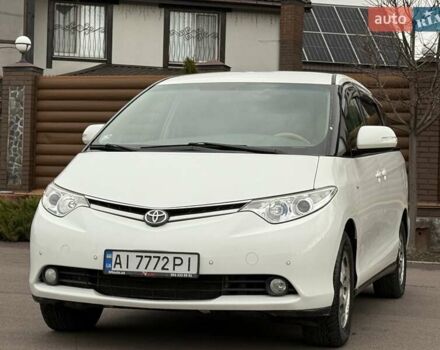 Белый Тойота Превиа, объемом двигателя 2.36 л и пробегом 182 тыс. км за 9500 $, фото 1 на Automoto.ua