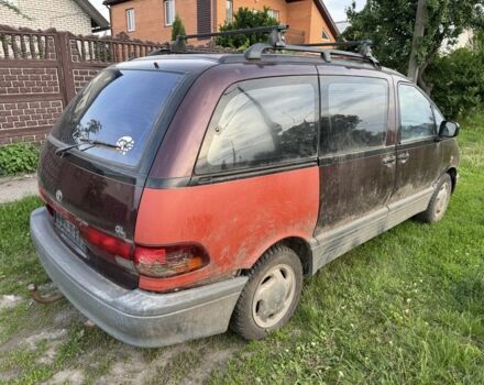 Красный Тойота Превиа, объемом двигателя 2.4 л и пробегом 410 тыс. км за 2200 $, фото 2 на Automoto.ua