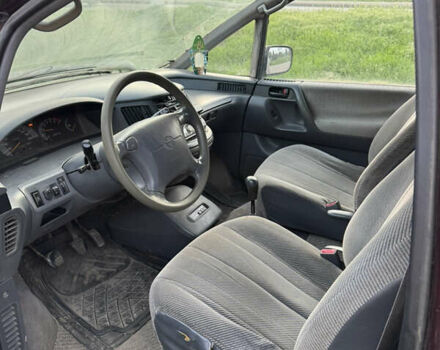 Красный Тойота Превиа, объемом двигателя 2.4 л и пробегом 410 тыс. км за 2400 $, фото 6 на Automoto.ua