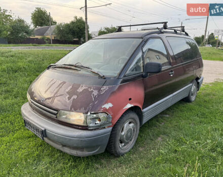 Красный Тойота Превиа, объемом двигателя 2.4 л и пробегом 410 тыс. км за 2400 $, фото 3 на Automoto.ua