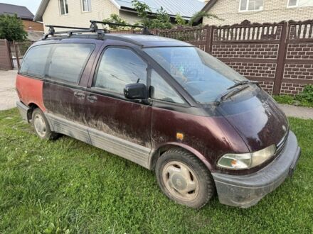 Красный Тойота Превиа, объемом двигателя 2.4 л и пробегом 410 тыс. км за 2200 $, фото 1 на Automoto.ua