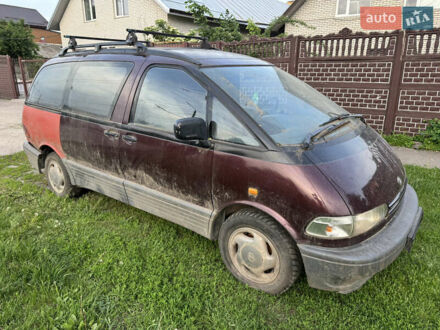 Красный Тойота Превиа, объемом двигателя 2.4 л и пробегом 410 тыс. км за 2400 $, фото 1 на Automoto.ua