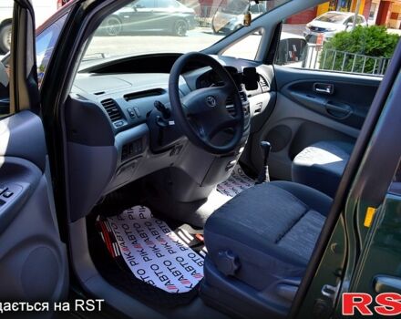 Тойота Превиа, объемом двигателя 2 л и пробегом 318 тыс. км за 6900 $, фото 3 на Automoto.ua