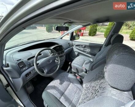 Сірий Тойота Превіа, об'ємом двигуна 2 л та пробігом 220 тис. км за 5500 $, фото 9 на Automoto.ua