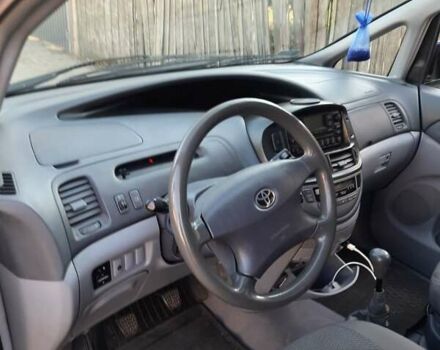 Серый Тойота Превиа, объемом двигателя 2 л и пробегом 391 тыс. км за 5200 $, фото 1 на Automoto.ua