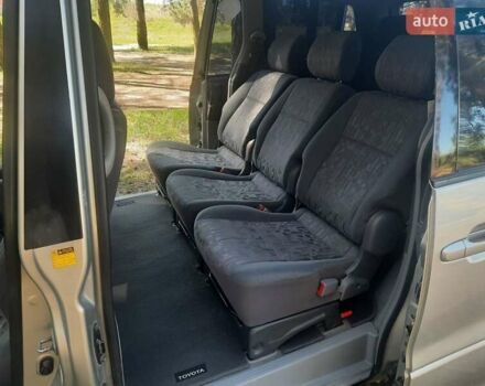 Сірий Тойота Превіа, об'ємом двигуна 2 л та пробігом 387 тис. км за 6450 $, фото 8 на Automoto.ua
