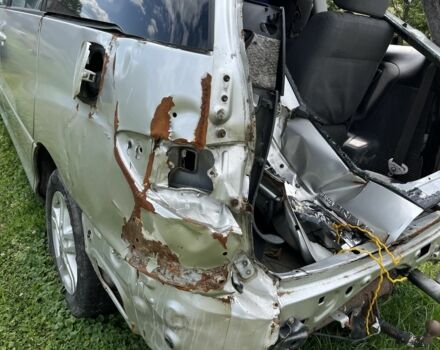 Серый Тойота Превиа, объемом двигателя 2 л и пробегом 300 тыс. км за 2722 $, фото 8 на Automoto.ua