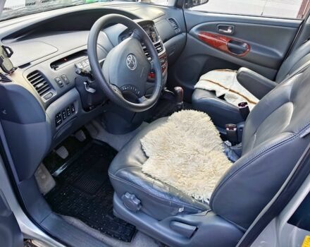 Серый Тойота Превиа, объемом двигателя 2.4 л и пробегом 310 тыс. км за 4900 $, фото 3 на Automoto.ua