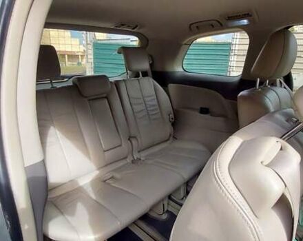 Серый Тойота Превиа, объемом двигателя 2.4 л и пробегом 700 тыс. км за 8800 $, фото 1 на Automoto.ua