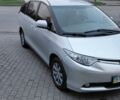 Серый Тойота Превиа, объемом двигателя 2.4 л и пробегом 350 тыс. км за 9200 $, фото 1 на Automoto.ua
