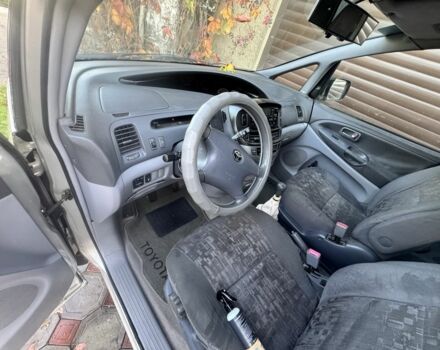 Серый Тойота Превиа, объемом двигателя 2 л и пробегом 250 тыс. км за 5000 $, фото 2 на Automoto.ua