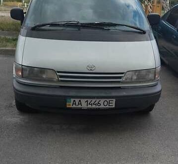 Серый Тойота Превиа, объемом двигателя 2.44 л и пробегом 200 тыс. км за 2500 $, фото 1 на Automoto.ua