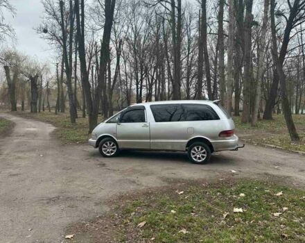 Серый Тойота Превиа, объемом двигателя 2.4 л и пробегом 450 тыс. км за 3500 $, фото 1 на Automoto.ua