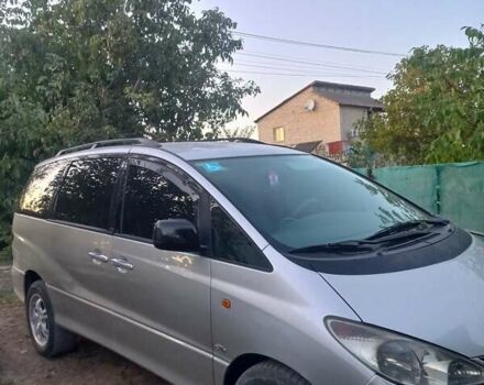 Серый Тойота Превиа, объемом двигателя 2 л и пробегом 100 тыс. км за 6000 $, фото 1 на Automoto.ua