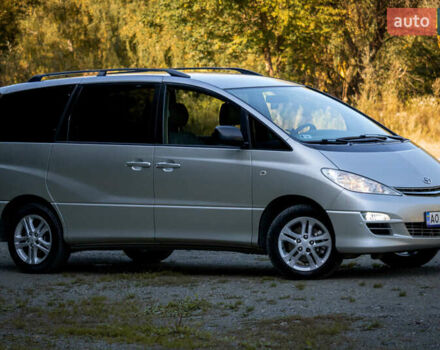 Сірий Тойота Превіа, об'ємом двигуна 2 л та пробігом 243 тис. км за 6900 $, фото 1 на Automoto.ua