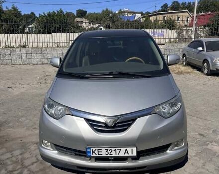 Сірий Тойота Превіа, об'ємом двигуна 2.4 л та пробігом 213 тис. км за 6600 $, фото 1 на Automoto.ua