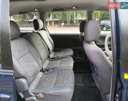 Синій Тойота Превіа, об'ємом двигуна 2 л та пробігом 197 тис. км за 6500 $, фото 7 на Automoto.ua
