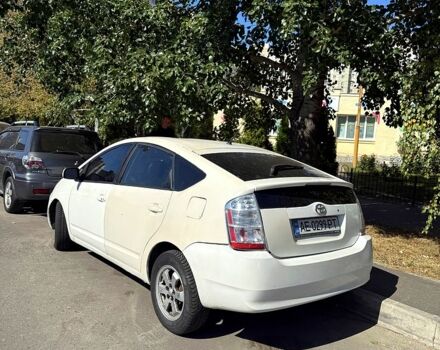 Белый Тойота Приус, объемом двигателя 1.5 л и пробегом 250 тыс. км за 2850 $, фото 2 на Automoto.ua