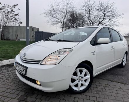 Белый Тойота Приус, объемом двигателя 1.5 л и пробегом 270 тыс. км за 5750 $, фото 2 на Automoto.ua