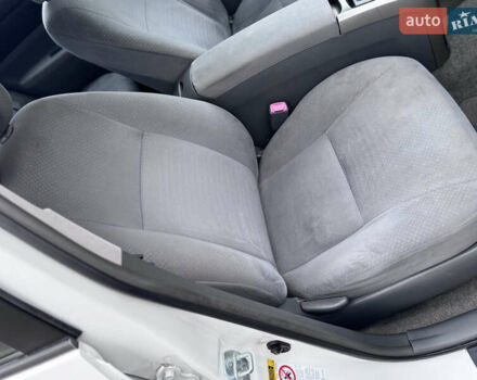 Белый Тойота Приус, объемом двигателя 1.5 л и пробегом 270 тыс. км за 5750 $, фото 33 на Automoto.ua