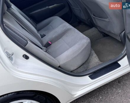 Белый Тойота Приус, объемом двигателя 1.5 л и пробегом 270 тыс. км за 5750 $, фото 36 на Automoto.ua