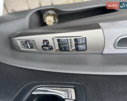 Белый Тойота Приус, объемом двигателя 1.5 л и пробегом 270 тыс. км за 5750 $, фото 31 на Automoto.ua