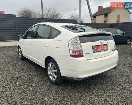 Белый Тойота Приус, объемом двигателя 1.5 л и пробегом 159 тыс. км за 13500 $, фото 5 на Automoto.ua