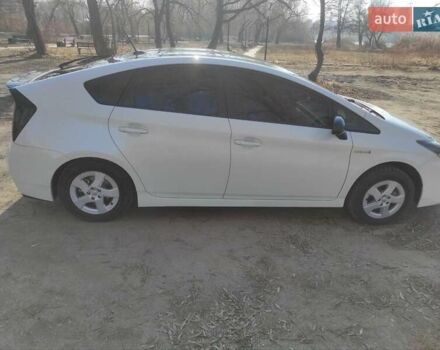 Белый Тойота Приус, объемом двигателя 1.8 л и пробегом 183 тыс. км за 12000 $, фото 2 на Automoto.ua